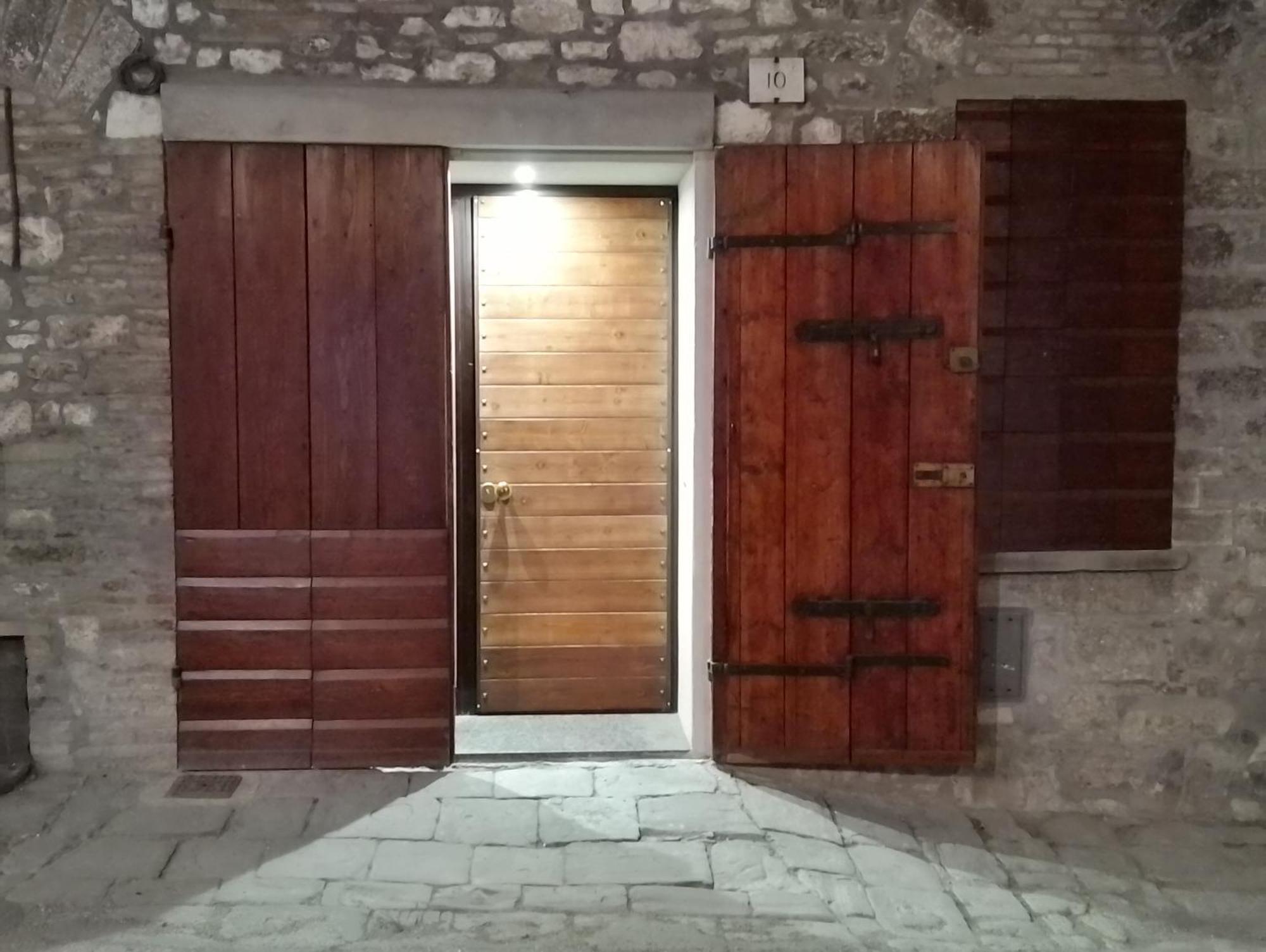 Via Mazzini Home Gubbio Zewnętrze zdjęcie